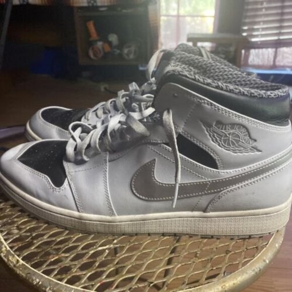 Nike Air Jordan 1 Mid Pure Platinum Metallic Silver 554724-032 Men\'s Size 10.5 main image 6